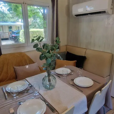 Mobil Home Familial Linge Inclus Piscines Et Lac Europa Park Rulantica مكان تخييم