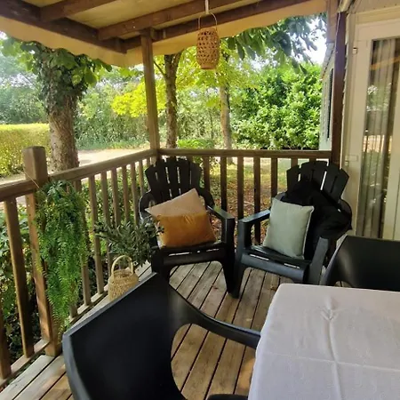 Mobil Home Familial Linge Inclus Piscines Et Lac Europa Park Rulantica مكان تخييم *