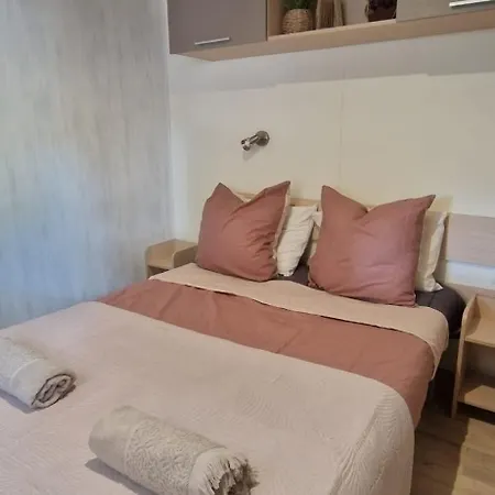 Mobil Home Familial Linge Inclus Piscines Et Lac Europa Park Rulantica
